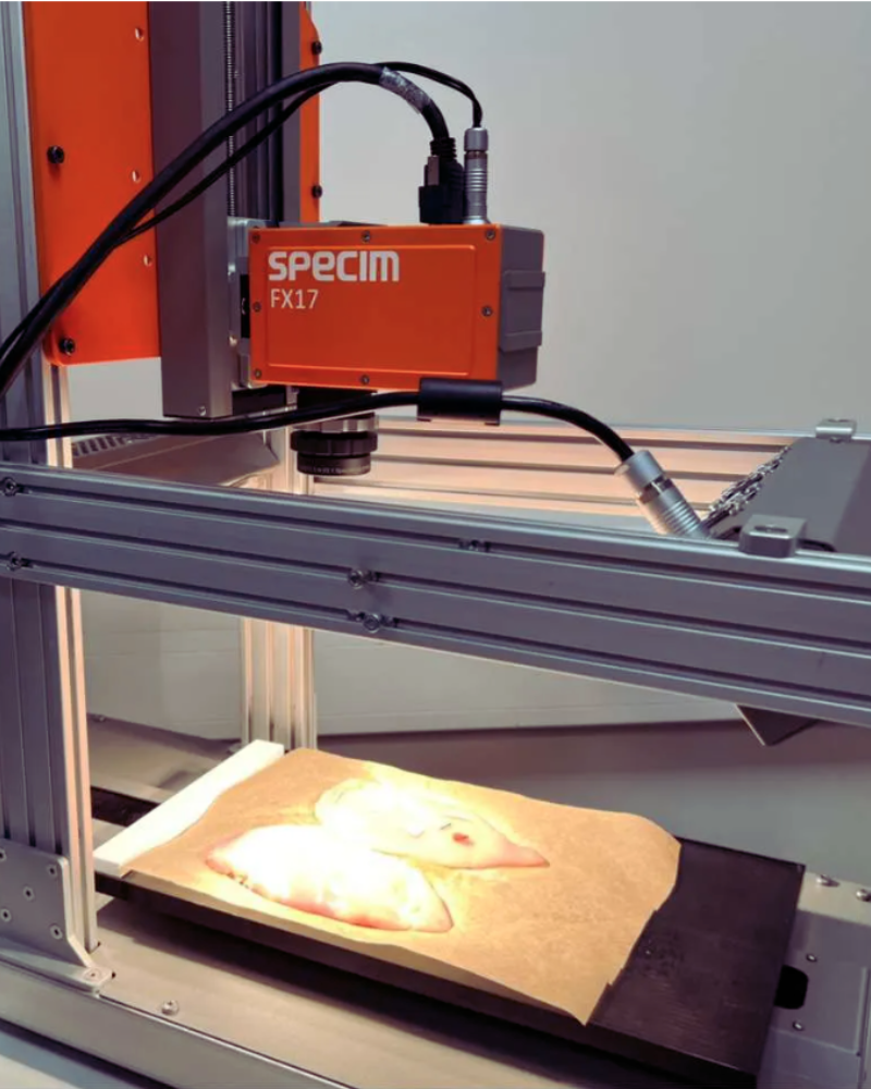 Specim FX17 on Labscanner imaging chicken breasts